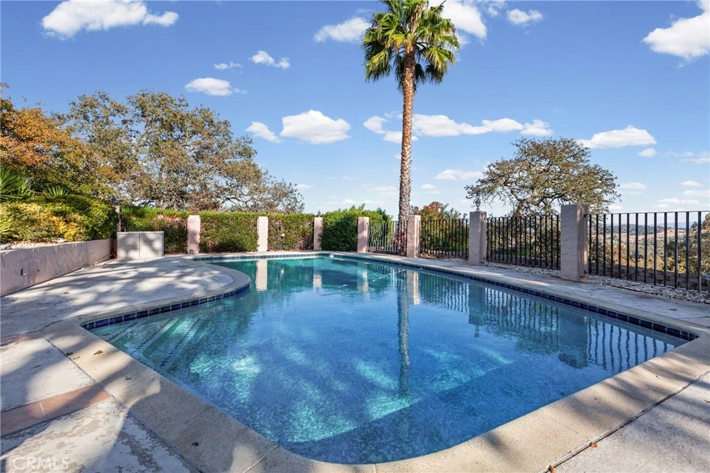 10080 Andrita, Atascadero, CA 93422