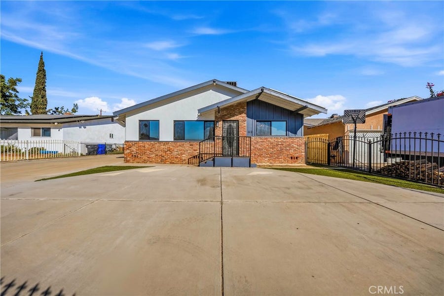 Property photo for 112 Sequoia Drive, Bakersfield, CA