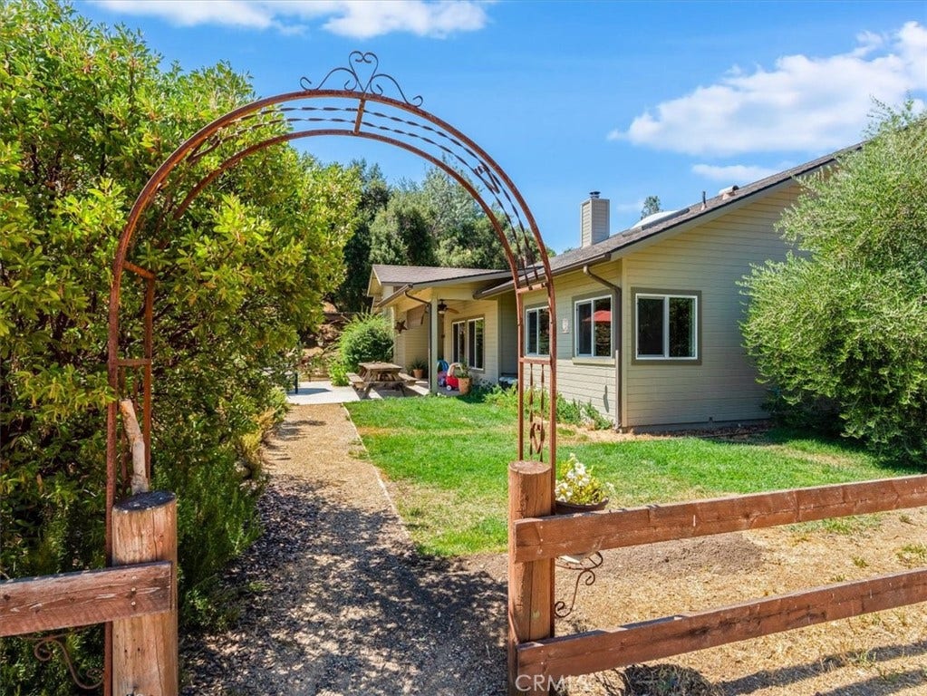 1575 Parkhill Road, Santa Margarita, CA 93453 1575 Parkhill Road, Santa Margarita, CA 93453