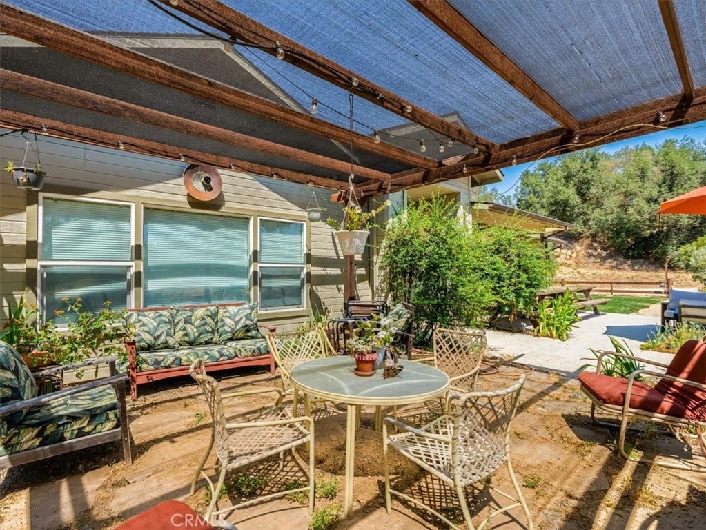 1575 Parkhill Road, Santa Margarita, CA 93453 1575 Parkhill Road, Santa Margarita, CA 93453