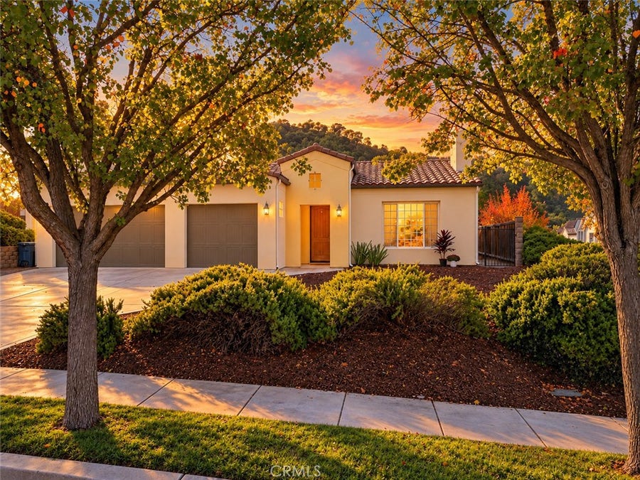 Property photo for 953 Salida Del Sol, Paso Robles, CA