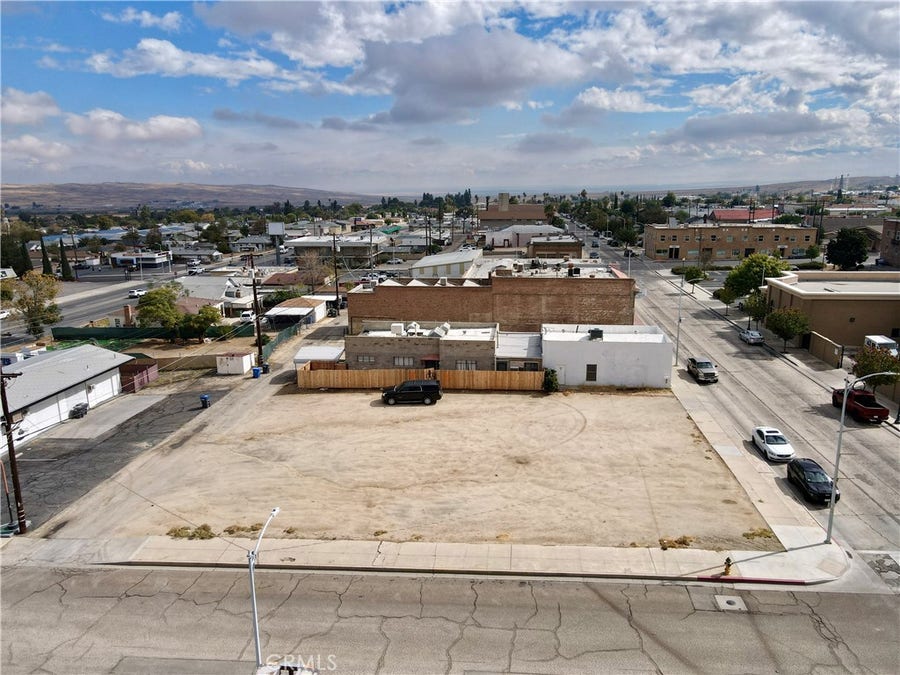 Property photo for 306 5th, Taft, CA