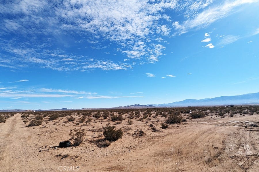 Property photo for 8 Northside Rd, Lucerne Valley, CA