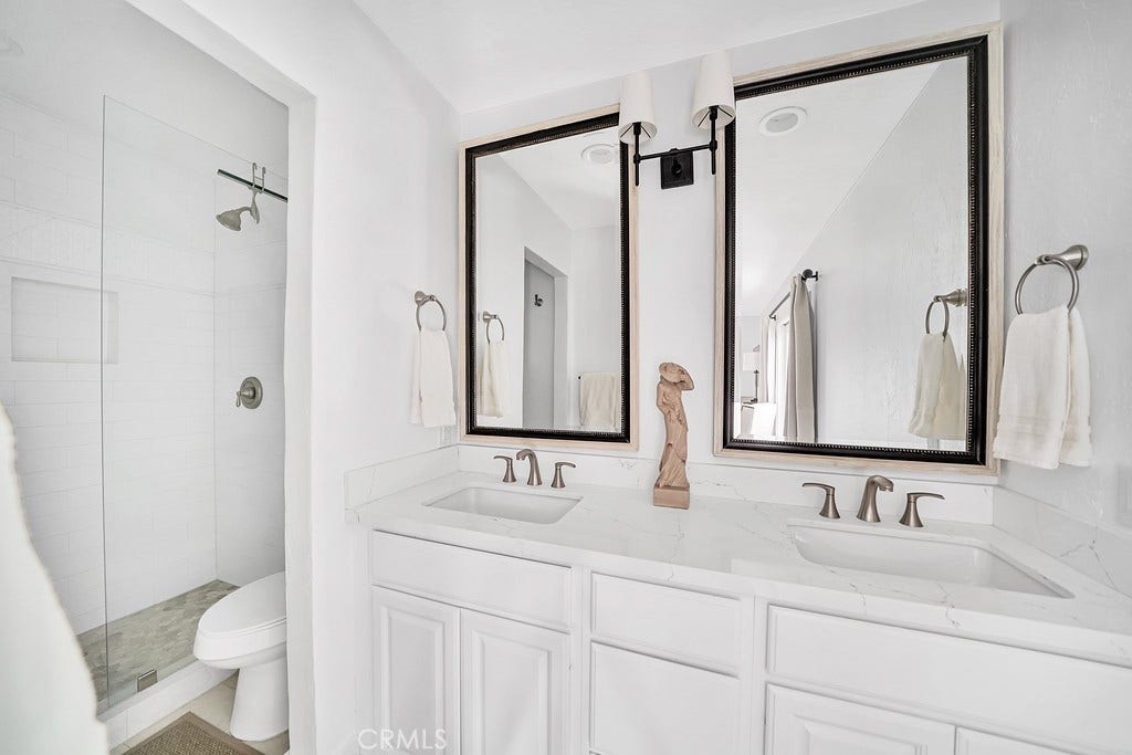 2897 Calle Heraldo, San Clemente, CA 92673 Ensuite double sink bathroom