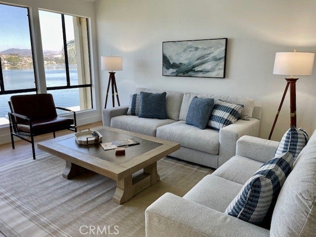 27793 Rota, #14, Mission Viejo, CA 92692 Spacious Living Room with Vaulted Ceilings