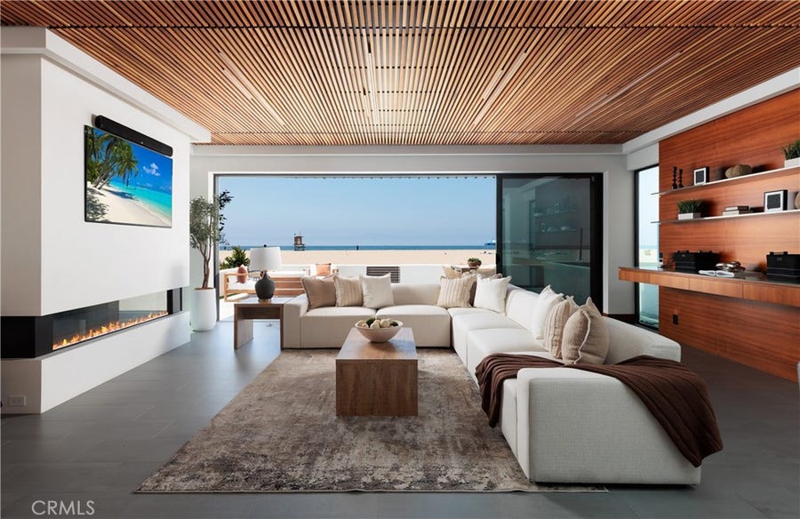 Property photo for 7104 W Oceanfront, Newport Beach, CA
