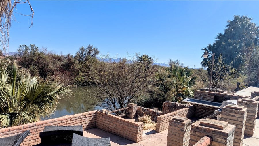 Property photo for 184 Clark Way, Palo Verde, CA