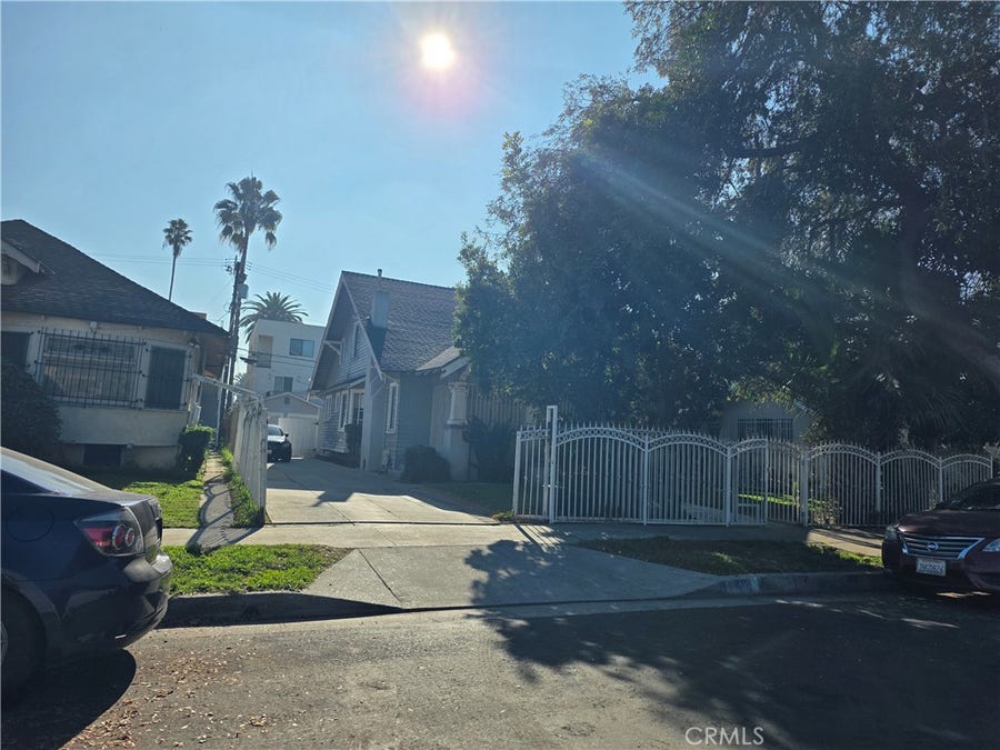 Property photo for 1180 W 39th Place, Los Angeles, CA