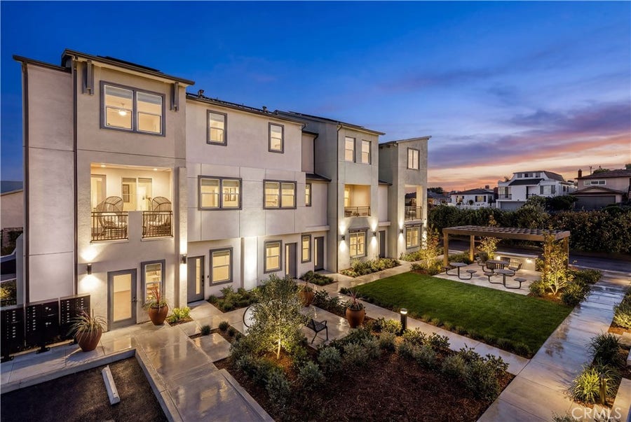 Property photo for 12719 Azure Way, #25, Hawthorne, CA