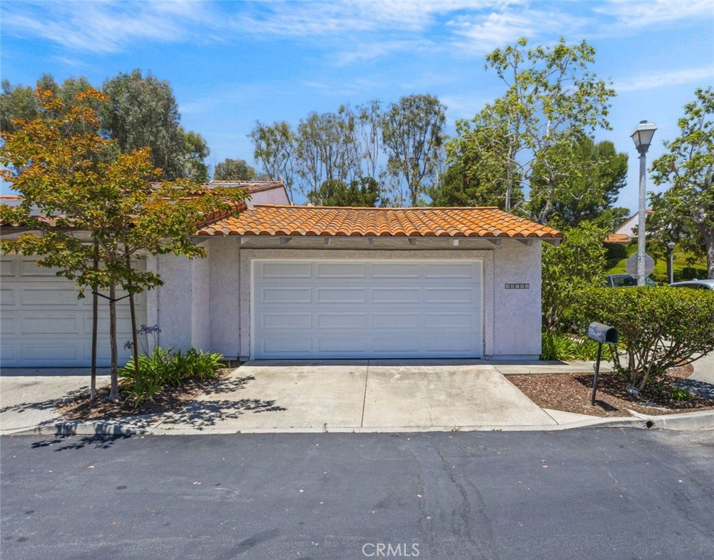 32471 Spyglass Court, San Juan Capistrano, CA 92675 Front Of Garage