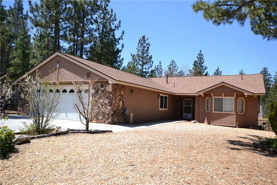 Property photo for 889 Mcalister Road, Big Bear, CA