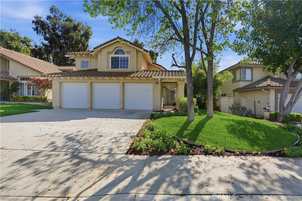 34 Reata, Rancho Santa Margarita, CA 92688 Beautiful home on the greens