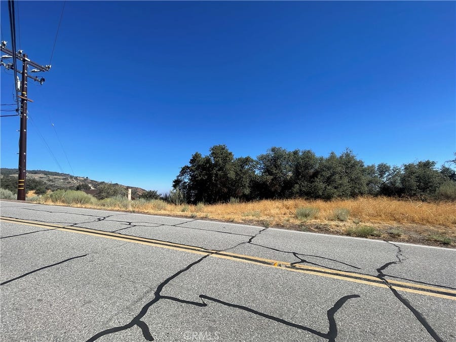 Property photo for 24680 Jacaranda, Tehachapi, CA