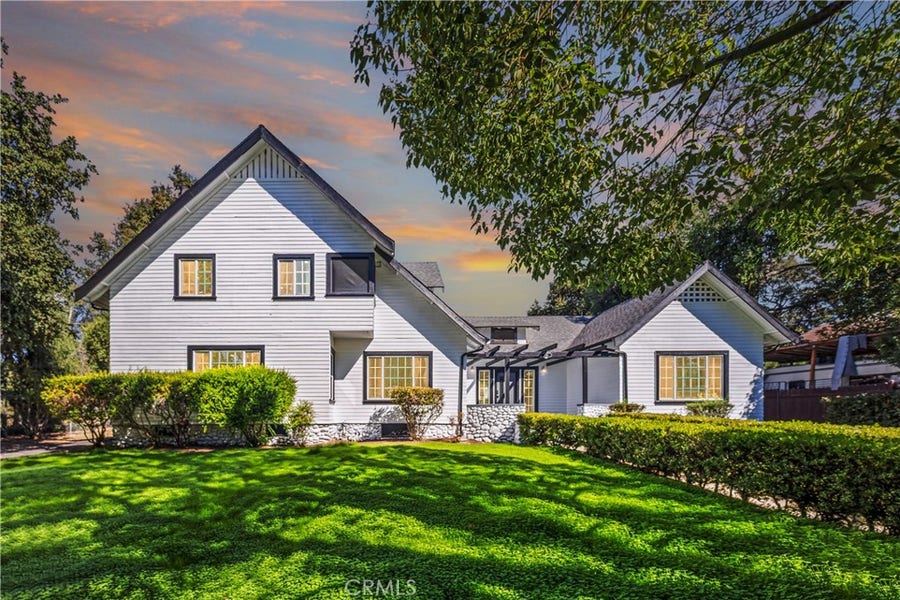 Property photo for 379 Buena Loma, Altadena, CA