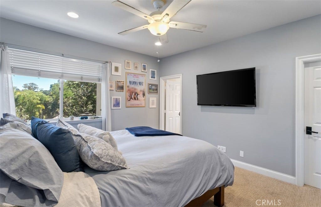 31201 Old San Juan Road, San Juan Capistrano, CA 92675 Upstairs middle guest bedroom