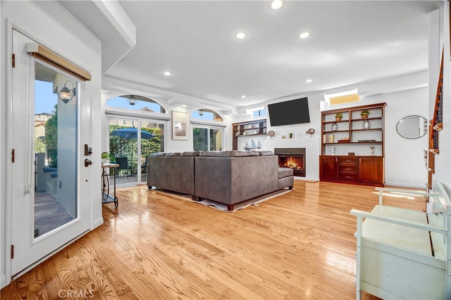 Property photo for 179 Pomona, Long Beach, CA