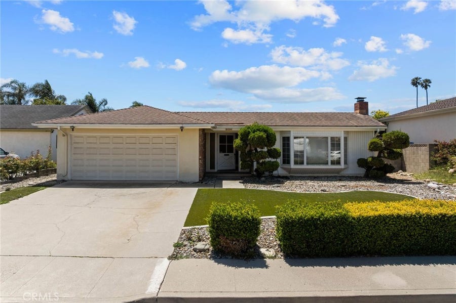 Property photo for 620 Janetwood Dr, Oxnard, CA