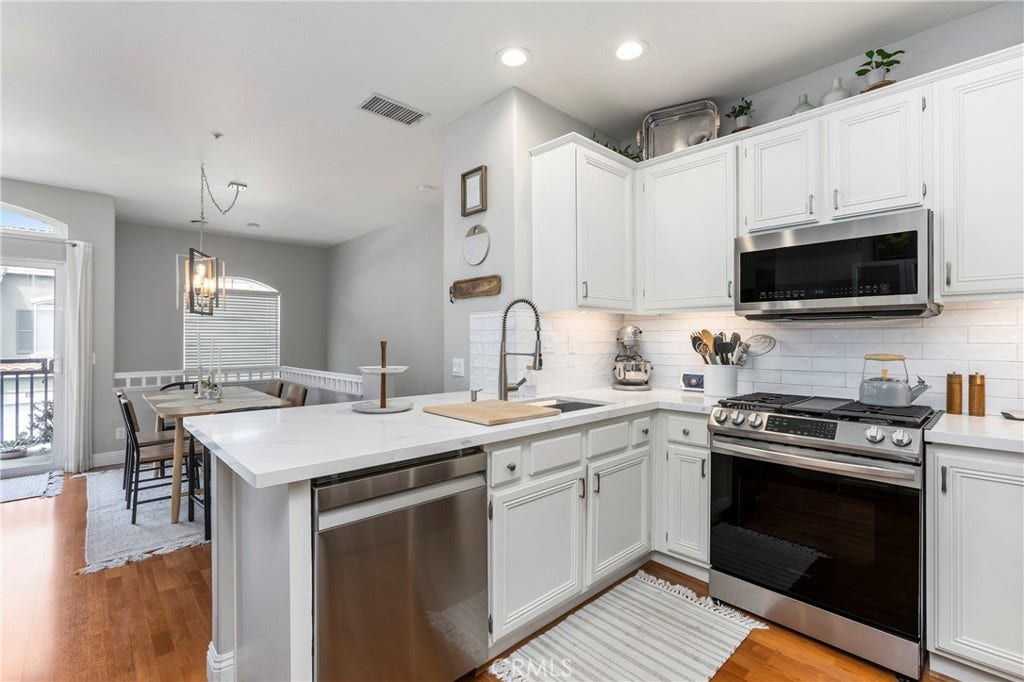 81 Via Barcelona, Rancho Santa Margarita, CA 92688 Updated kitchen