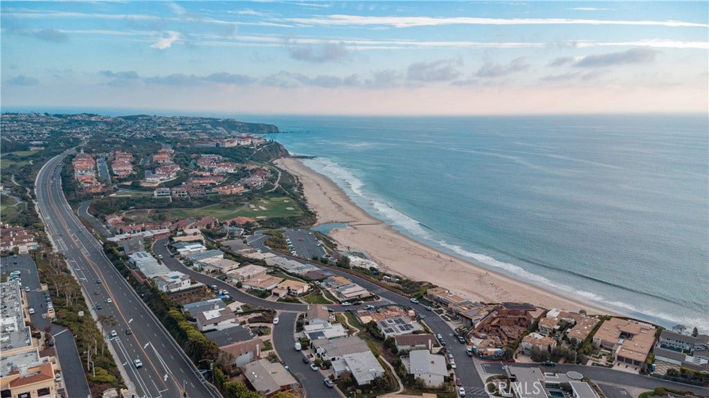 24306 Hillview, Laguna Niguel, CA 92677 24306 Hillview, Laguna Niguel, CA 92677