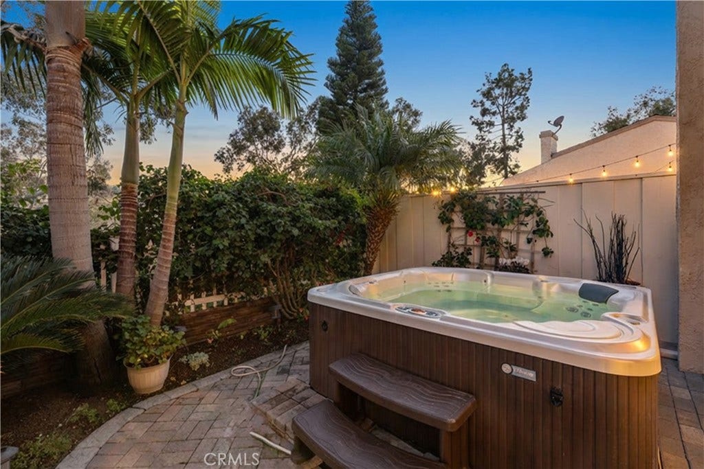 24306 Hillview, Laguna Niguel, CA 92677 24306 Hillview, Laguna Niguel, CA 92677