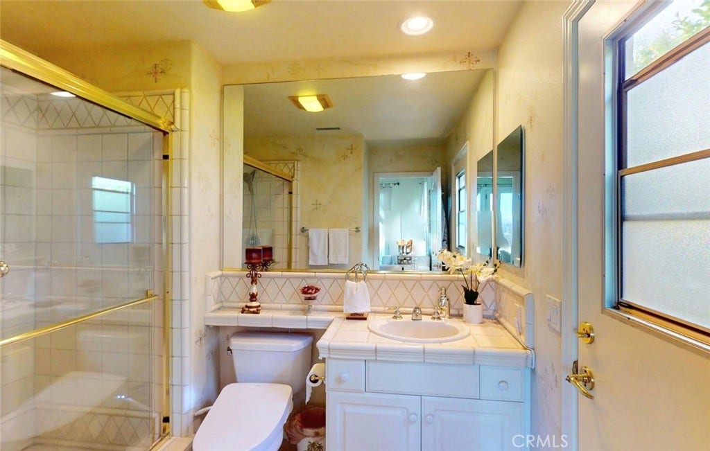 28671 Sea Point, Laguna Niguel, CA 92677 28671 Sea Point, Laguna Niguel, CA 92677