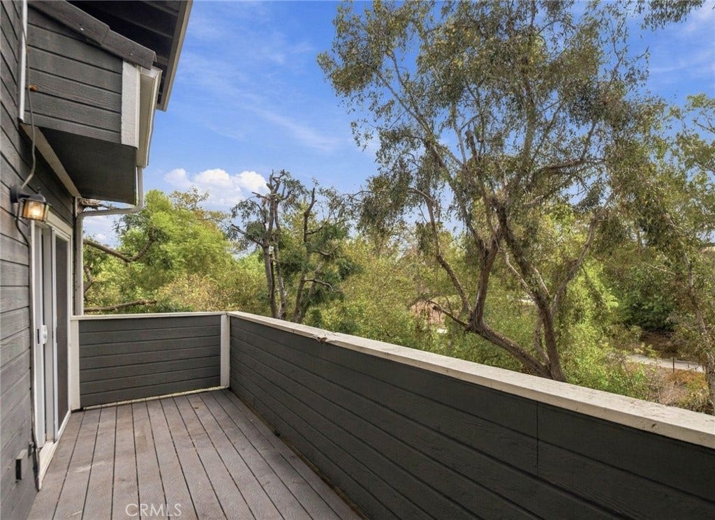 24879 Nueva Vista, Laguna Niguel, CA 92677 Beautiful End Unit Views From Downstairs Balcony