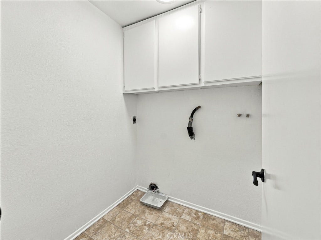 24879 Nueva Vista, Laguna Niguel, CA 92677 Convenient Upstairs Laundry