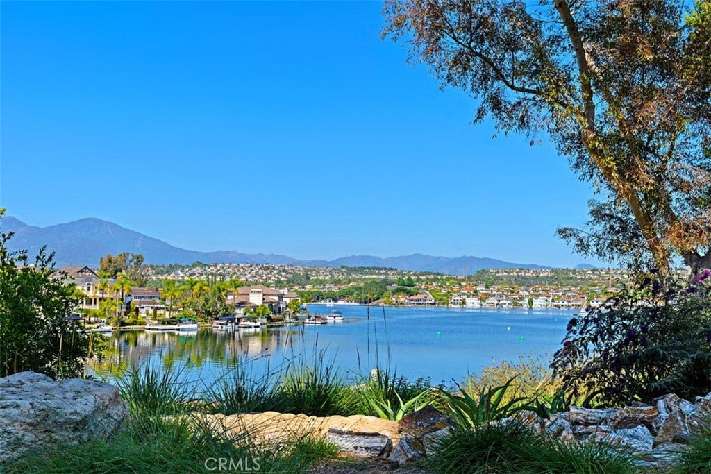 22392 Manacor, #1, Mission Viejo, CA 92692 Lake Mission Viejo access