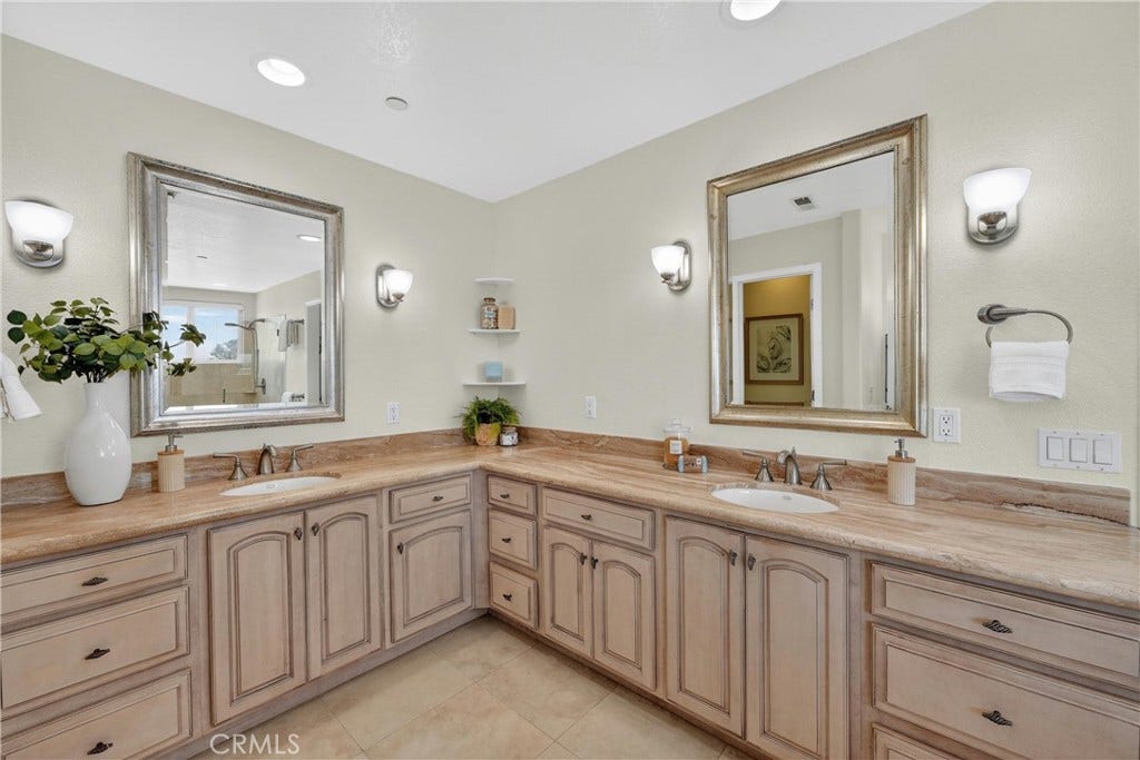 Dual vanity - primary bath