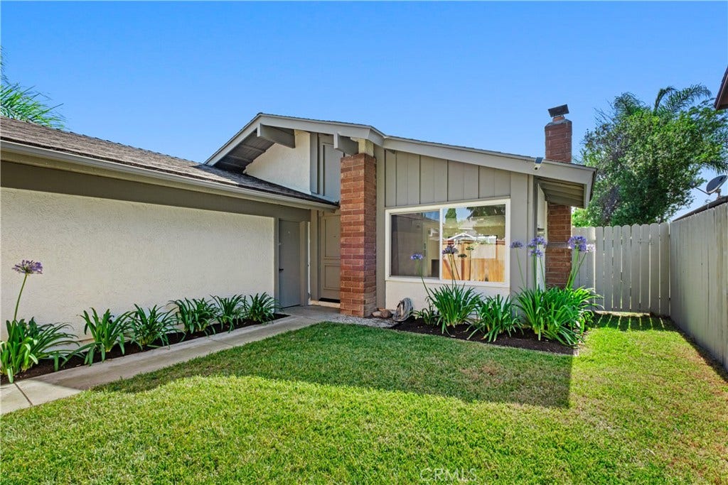 24022 Elrond, Lake Forest, CA 92630 WELCOME HOME! THIS BEAUTIFUL HOME HAS IT ALL. A beautifully renovated turnkey home in the heart of Lake Forest, offering modern luxury, thoughtful design, and exceptional indoor-outdoor living