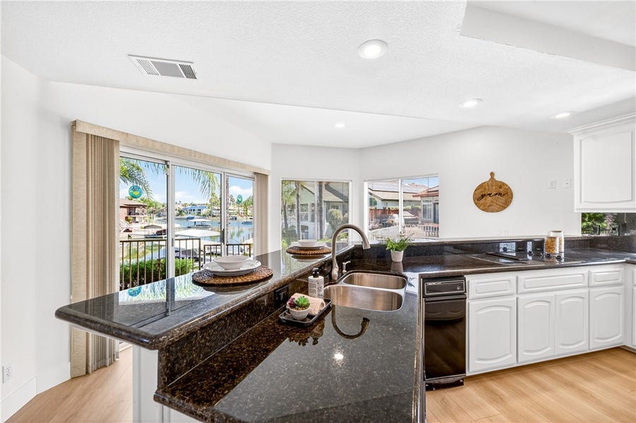 Property photo for 24140 Cruise Circle, Canyon Lake, CA