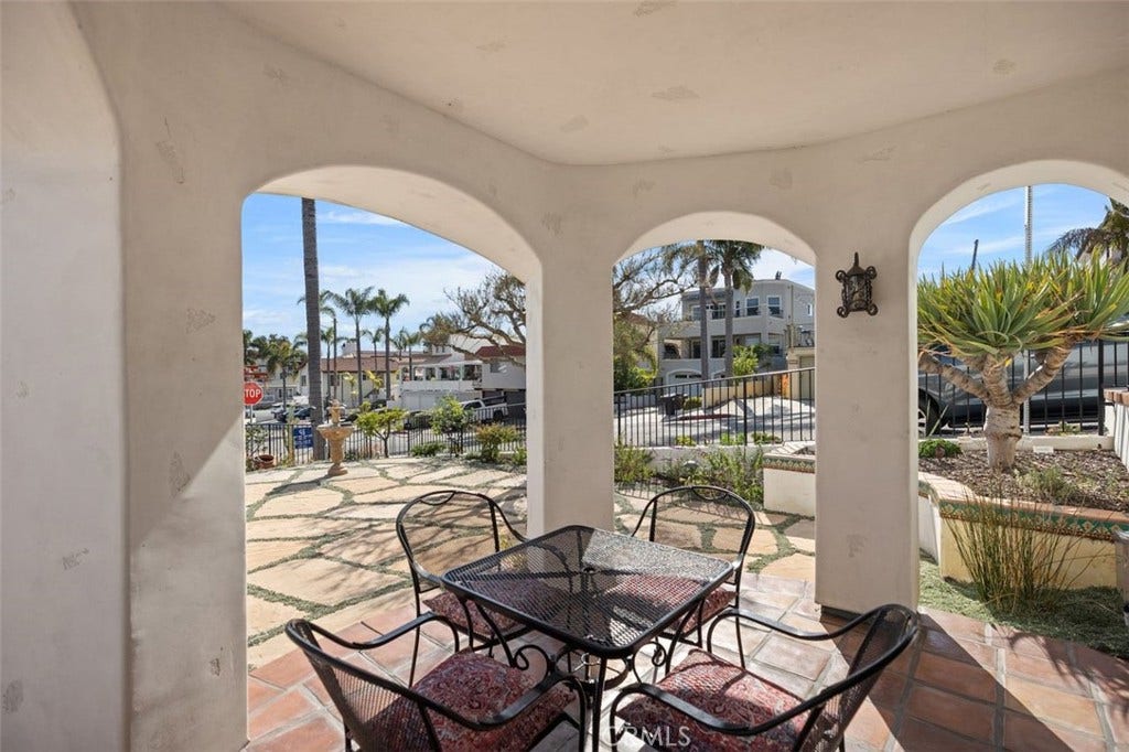 240 Avenida Rosa, #B, San Clemente, CA 92672 Private 800 sq. foot patio.