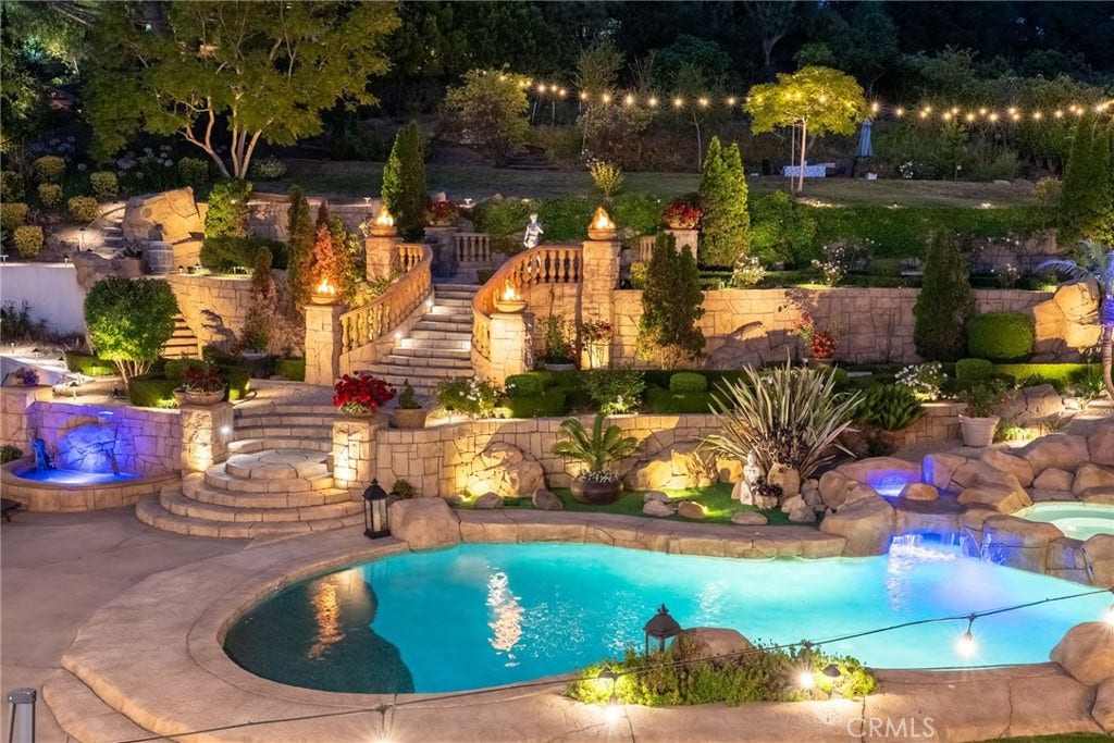 28572 Paseo Zorro, San Juan Capistrano, CA 92675 28572 Paseo Zorro, San Juan Capistrano, CA 92675