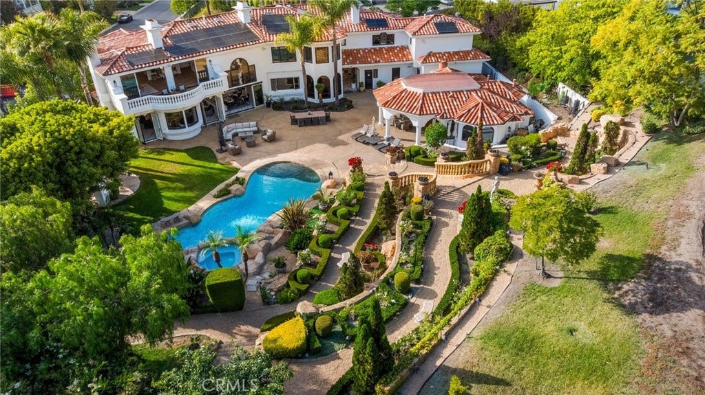 28572 Paseo Zorro, San Juan Capistrano, CA 92675 28572 Paseo Zorro, San Juan Capistrano, CA 92675