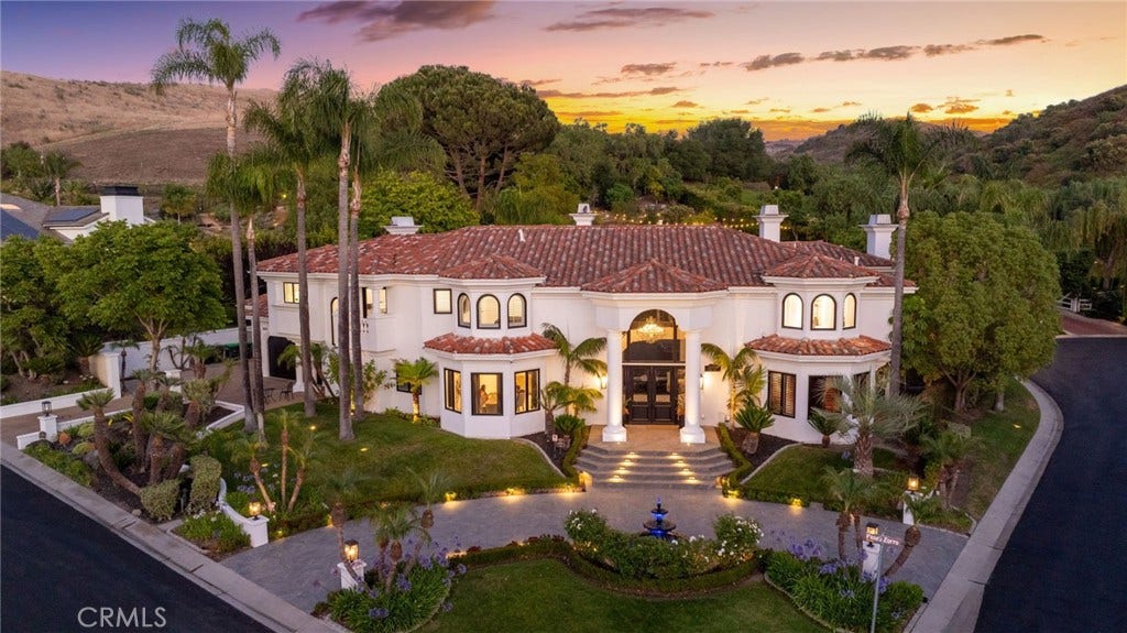 28572 Paseo Zorro, San Juan Capistrano, CA 92675 28572 Paseo Zorro, San Juan Capistrano, CA 92675