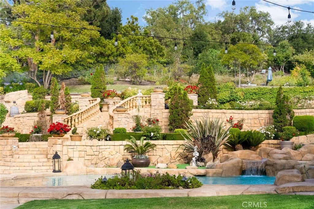 28572 Paseo Zorro, San Juan Capistrano, CA 92675 28572 Paseo Zorro, San Juan Capistrano, CA 92675
