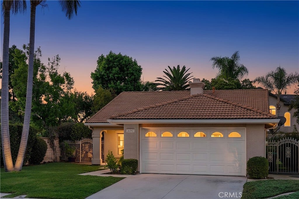 24592 Mando, Laguna Niguel, CA 92677 Welcome home to a rare single story home in Laguna Niguel's Village Niguel community!