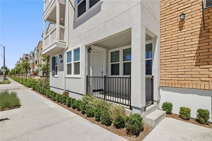 Property photo for 175 W La Palma Avenue, #6, Anaheim, CA