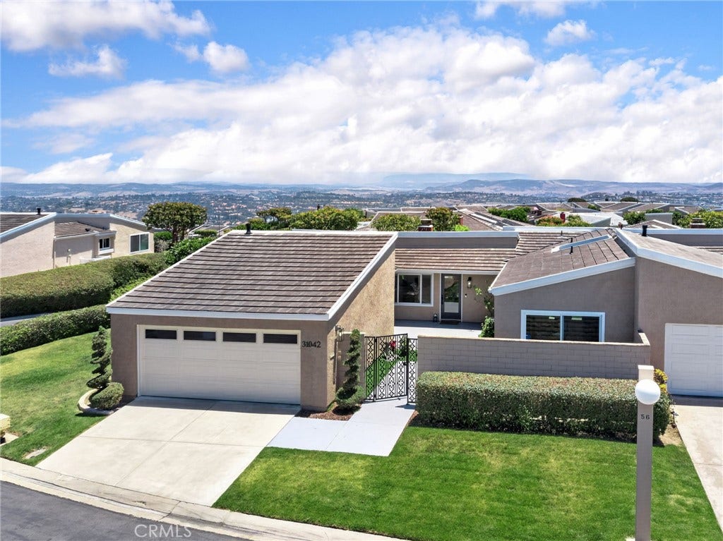 31042 Carrara, Laguna Niguel, CA 92677 Private corner location