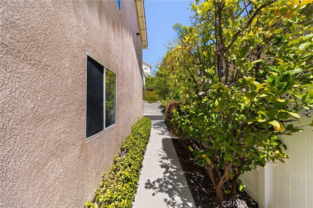 42 La Sordina, Rancho Santa Margarita, CA 92688 42 La Sordina, Rancho Santa Margarita, CA 92688