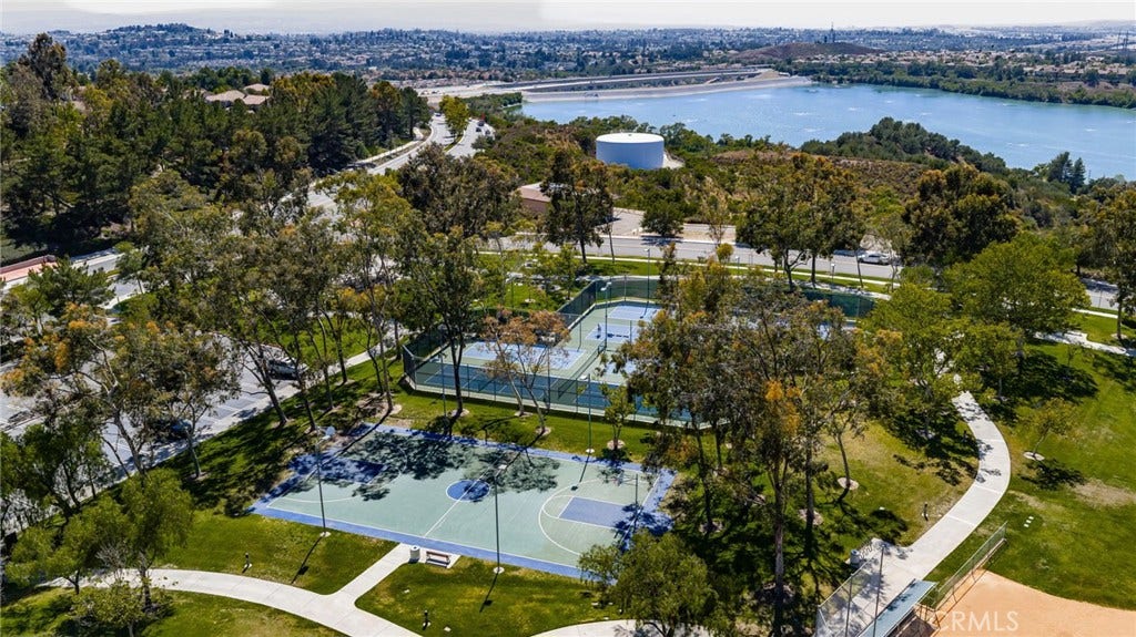 42 La Sordina, Rancho Santa Margarita, CA 92688 42 La Sordina, Rancho Santa Margarita, CA 92688