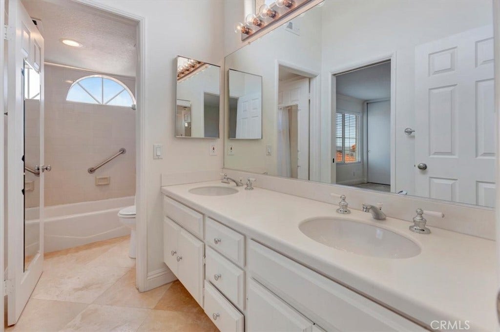 40 Marseille, Laguna Niguel, CA 92677 40 Marseille, Laguna Niguel, CA 92677