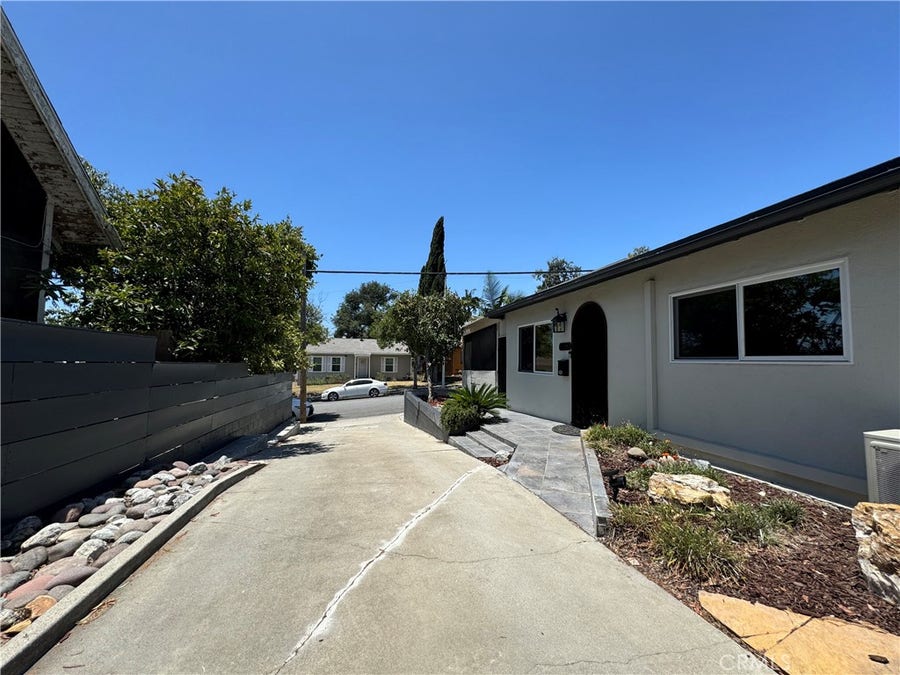 Property photo for 2022 Dawson Avenue, Signal Hill, CA