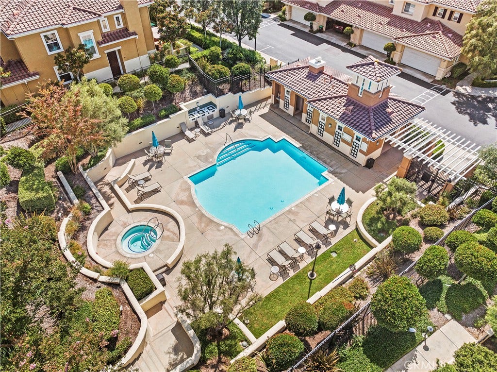25 Via Vicini, Rancho Santa Margarita, CA 92688 25 Via Vicini, Rancho Santa Margarita, CA 92688