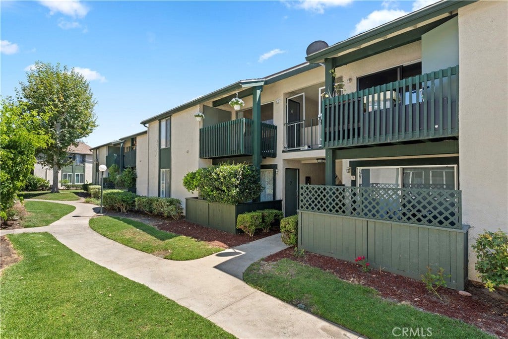23282 Orange Avenue, #6, Lake Forest, CA 92630 23282 Orange Avenue, #6, Lake Forest, CA 92630
