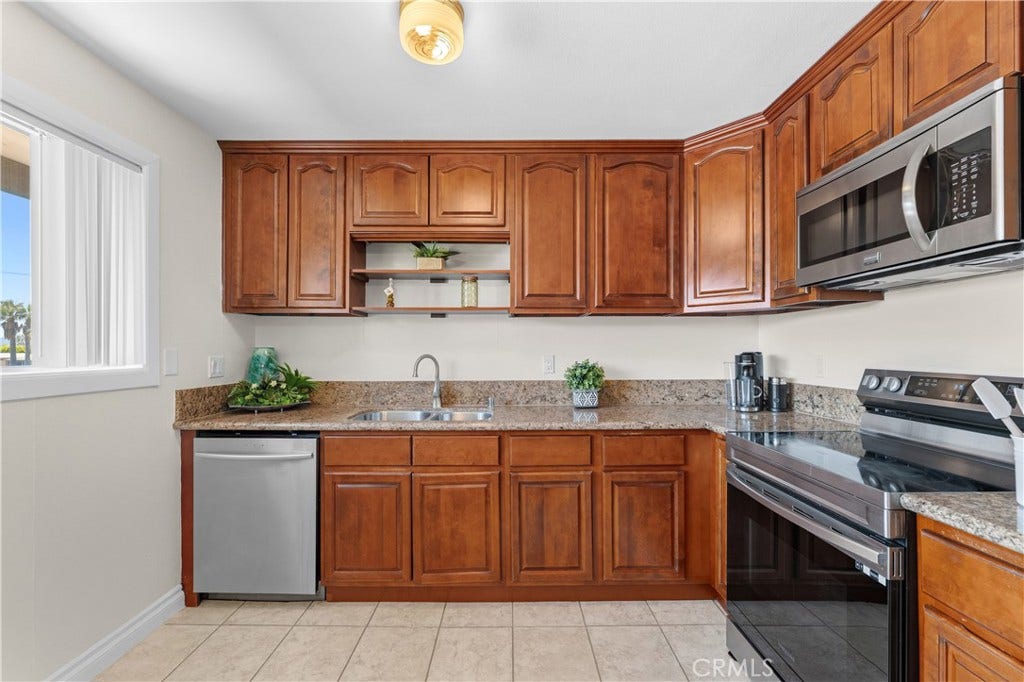 23282 Orange Avenue, #6, Lake Forest, CA 92630 23282 Orange Avenue, #6, Lake Forest, CA 92630