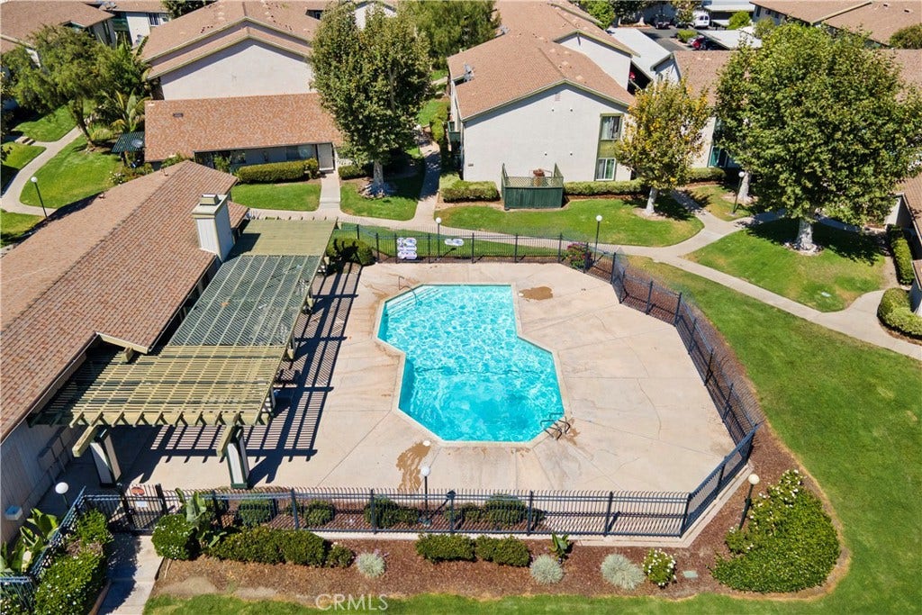 23282 Orange Avenue, #6, Lake Forest, CA 92630 23282 Orange Avenue, #6, Lake Forest, CA 92630