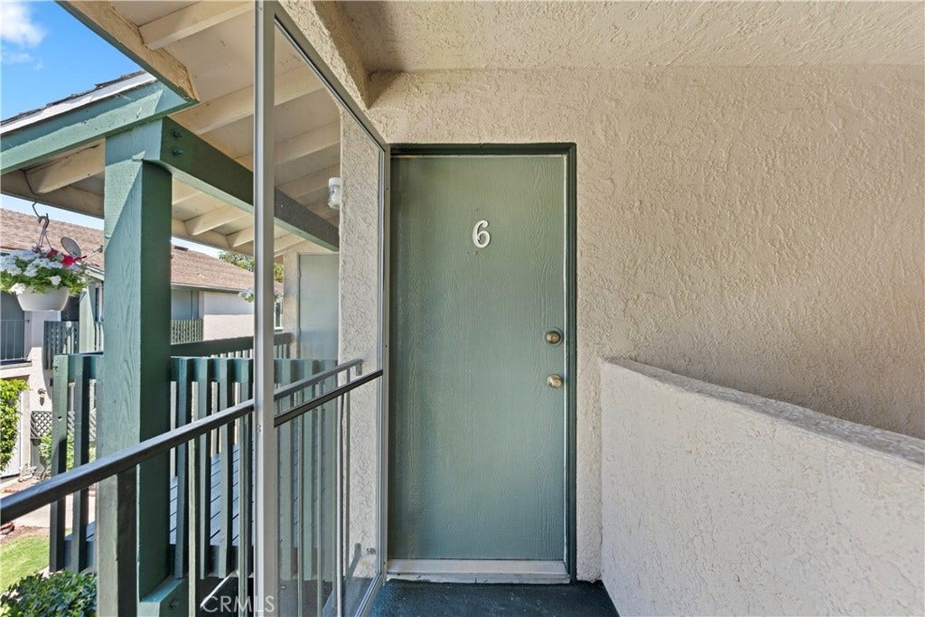 23282 Orange Avenue, #6, Lake Forest, CA 92630 23282 Orange Avenue, #6, Lake Forest, CA 92630