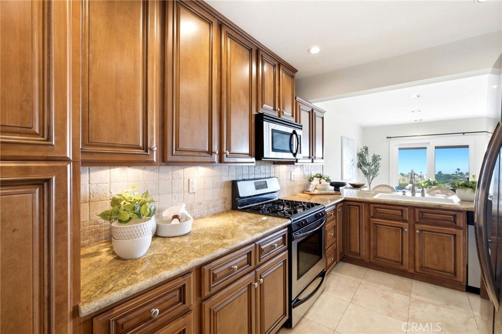 127 Avenida Adobe, San Clemente, CA 92672 127 Avenida Adobe, San Clemente, CA 92672