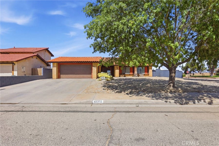 Property photo for 43355 Vista Circle, Lancaster, CA